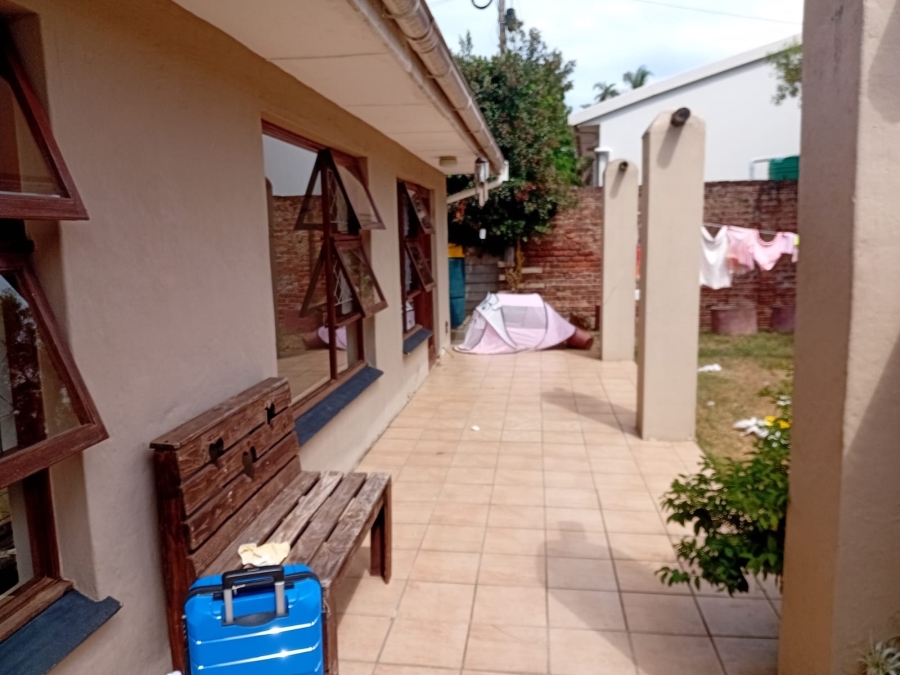 To Let 4 Bedroom Property for Rent in Bonza Bay Eastern Cape